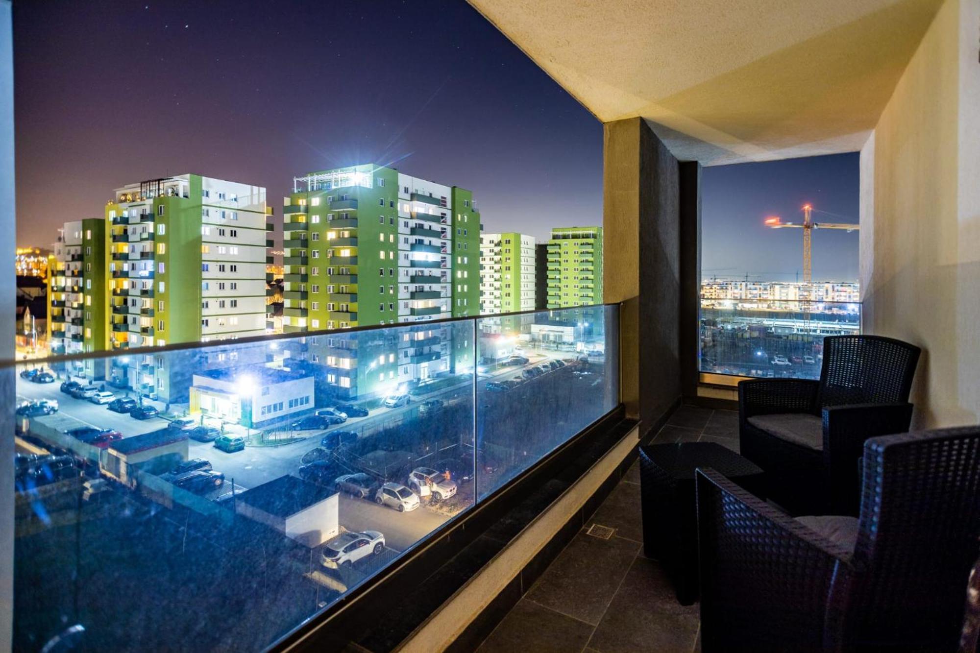 Mirandis Apartments - Comfort & Private Parking Near Coresi Mall Braşov Exterior foto