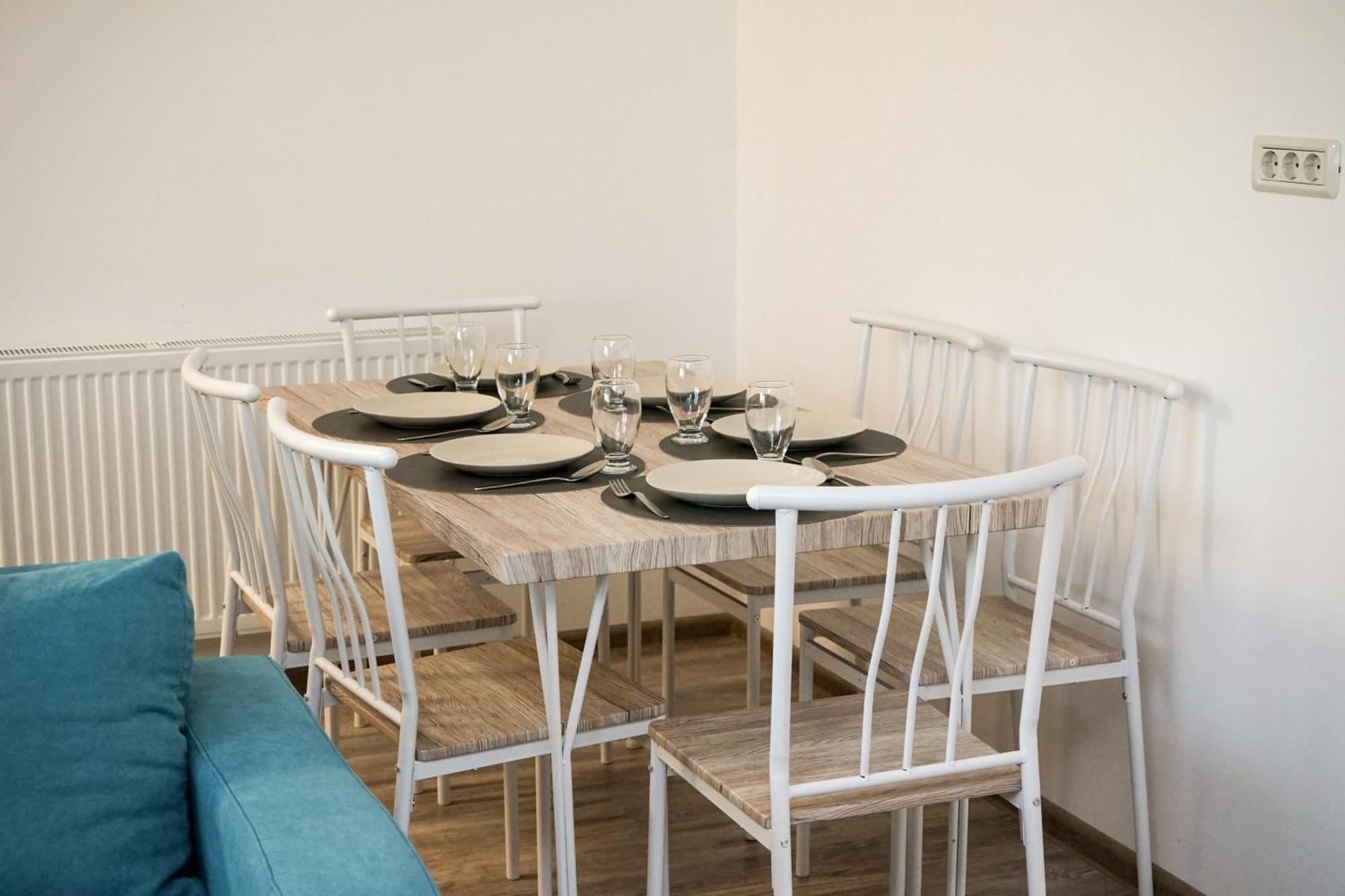 Mirandis Apartments - Comfort & Private Parking Near Coresi Mall Braşov Exterior foto