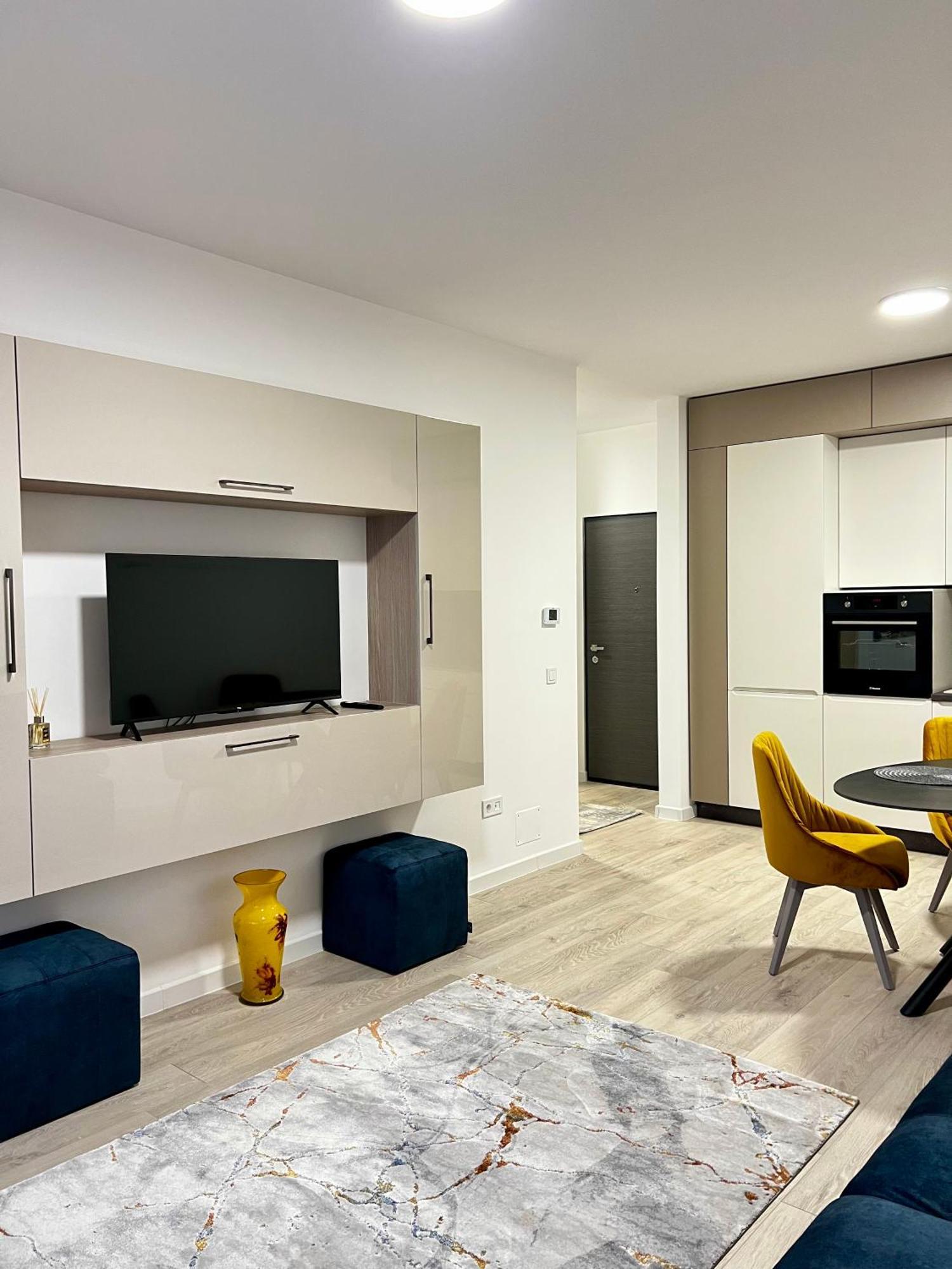 Mirandis Apartments - Comfort & Private Parking Near Coresi Mall Braşov Exterior foto