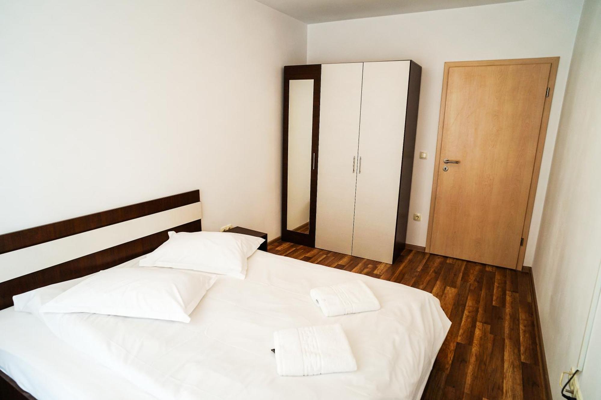Mirandis Apartments - Comfort & Private Parking Near Coresi Mall Braşov Exterior foto
