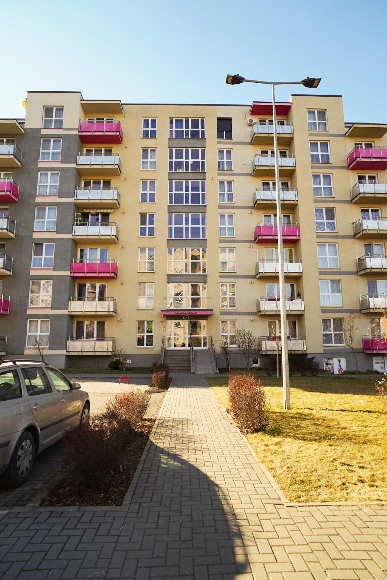 Mirandis Apartments - Comfort & Private Parking Near Coresi Mall Braşov Exterior foto