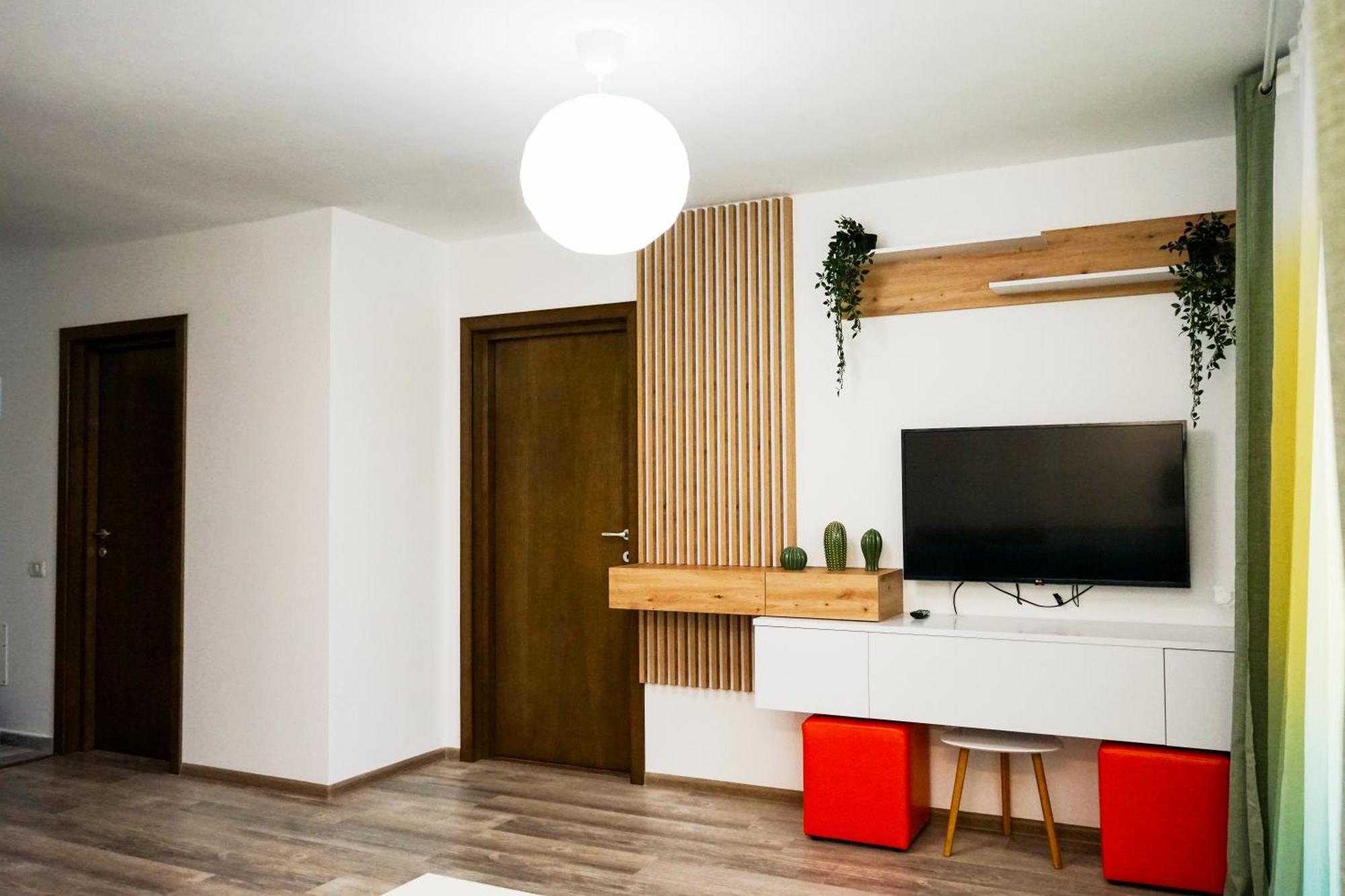 Mirandis Apartments - Comfort & Private Parking Near Coresi Mall Braşov Exterior foto